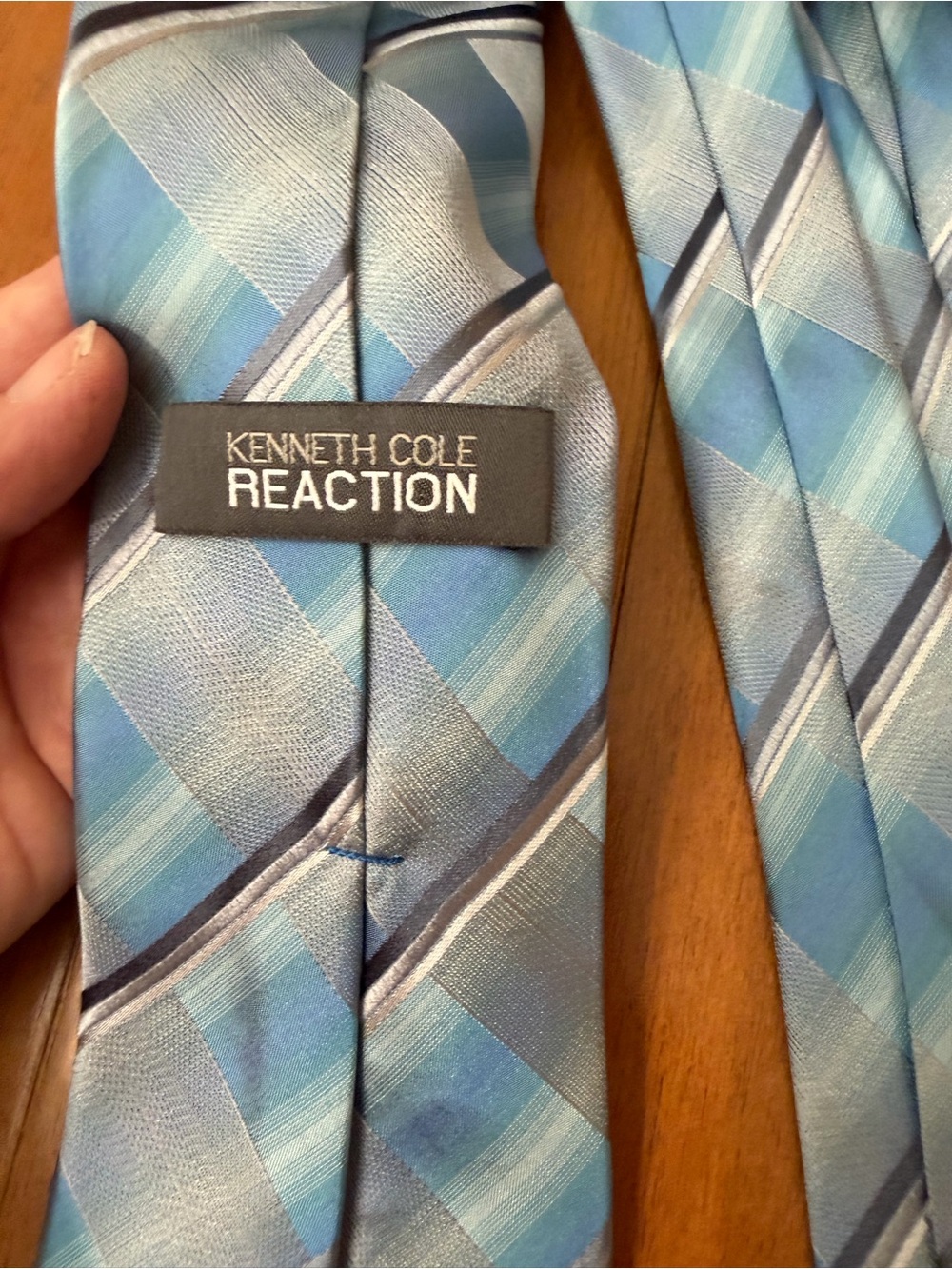 Kenneth Cole Reaction Men's 100% Silk Blue Gray & White Plaid Dress Tie - Picture 2 of 6